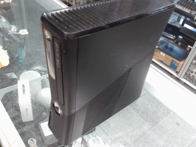Xbox 360 slim 320gb (console only)