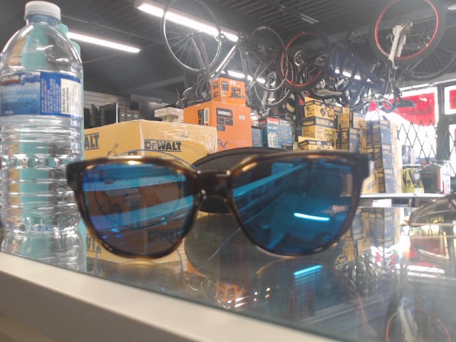 Lunette de soleil oackley prism