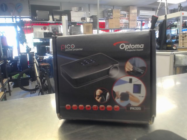 Mini projecteur dans boite + acc