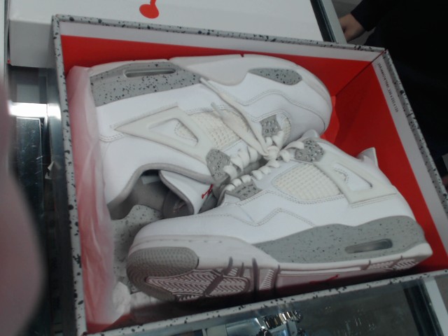 Jordan retro 4 white orero size 8