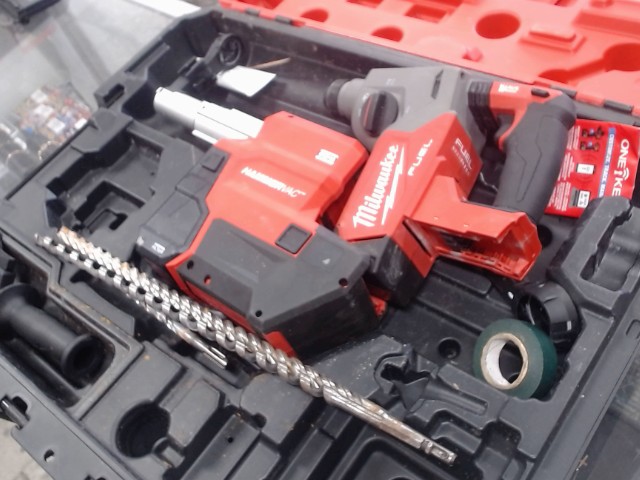 Hammerdrill(sds)balayeuse+acc dans case