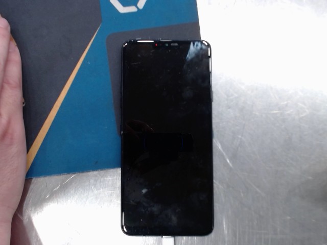 Cellulaire pas de chargeur craquer arier
