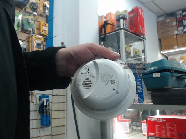 First alerty smoke and carbon detector