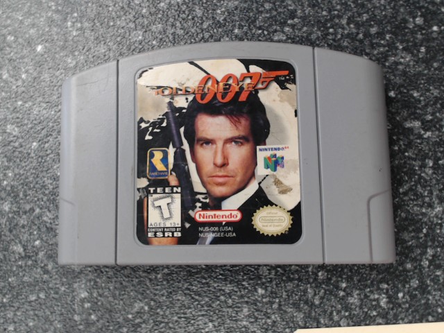 Golden eye 007