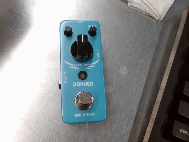 Pedal pour guitar bleu