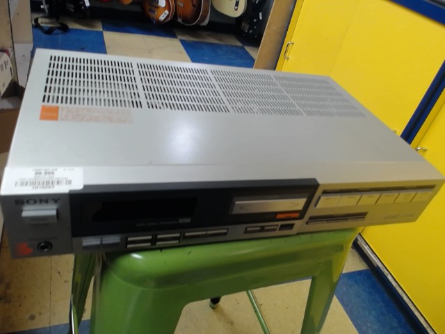 Sony integrated studio amplifier