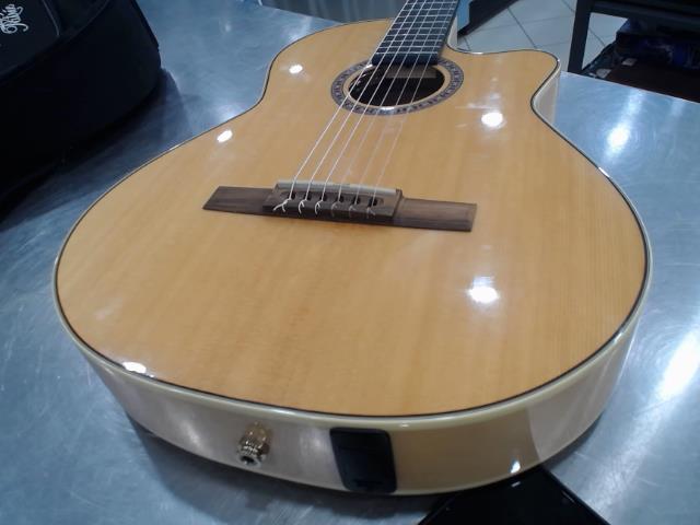 Guitare nylon string