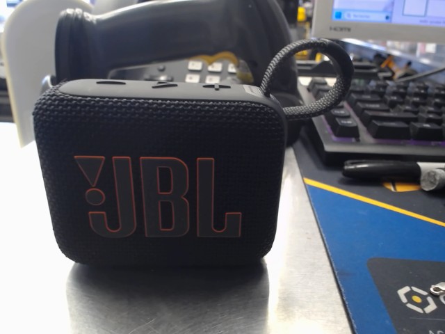 Petit speaker jbl avec mousqueton