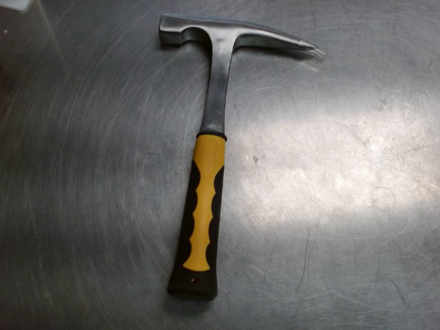 Marteau avec pioche