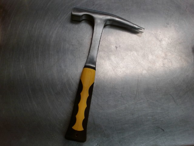Marteau avec pioche