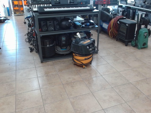 Compresseur 150psi 6 galons + rallonge