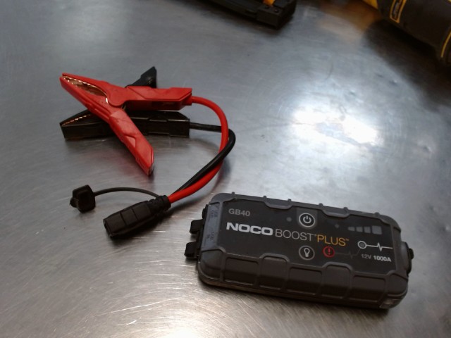 Jumpstarter + 2 cable r/m no ds