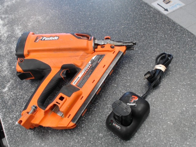 Nailer paslode+chargeur+bat