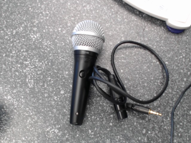Micro dans case