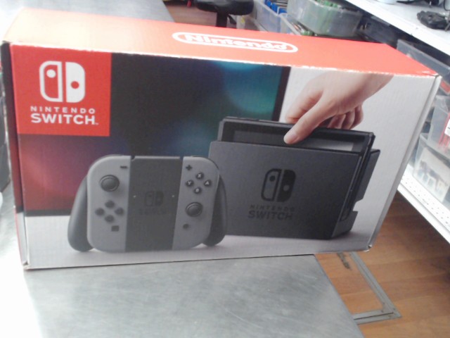 Console switch + dock + fils + boite