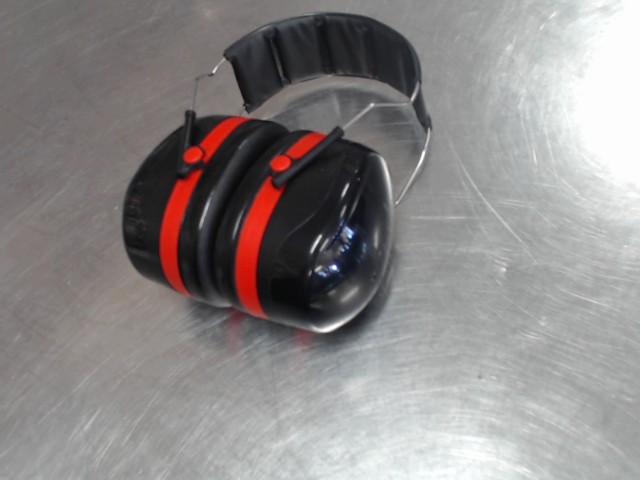 Casque antibruit construction