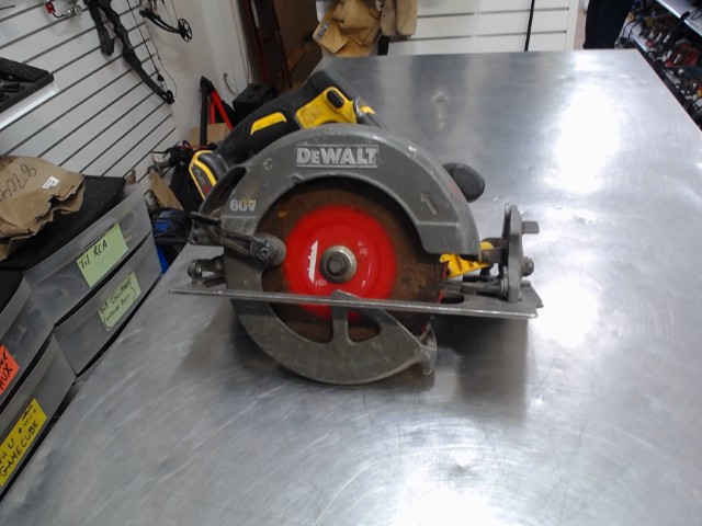 Scie ronde dewalt no batt