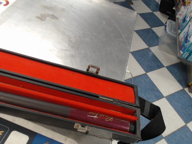 Cuetec fiberglass cue 12mm in case