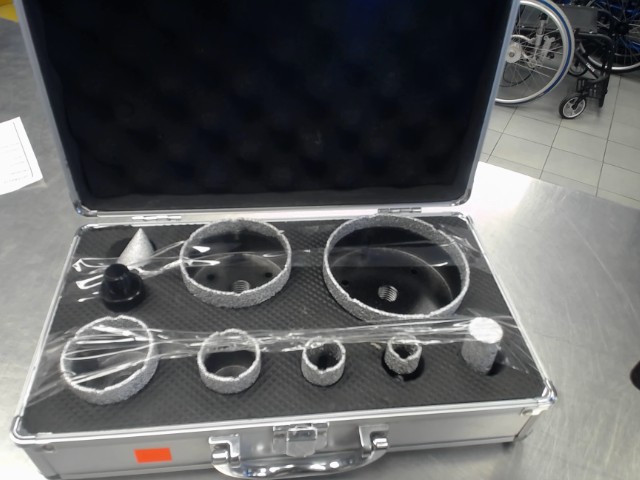 Diamond drill bit set