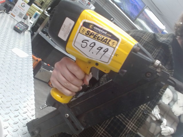 Gun a clou jaune qa air c