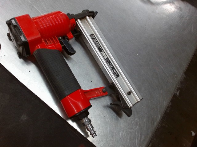 Gun a finition a air