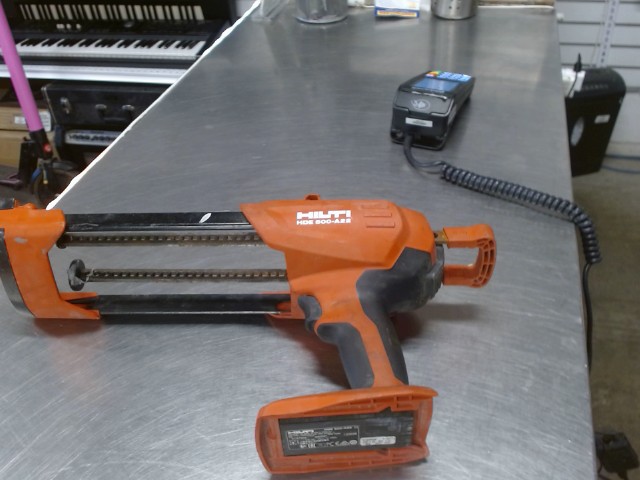 Gun a caulking hitlti a batt
