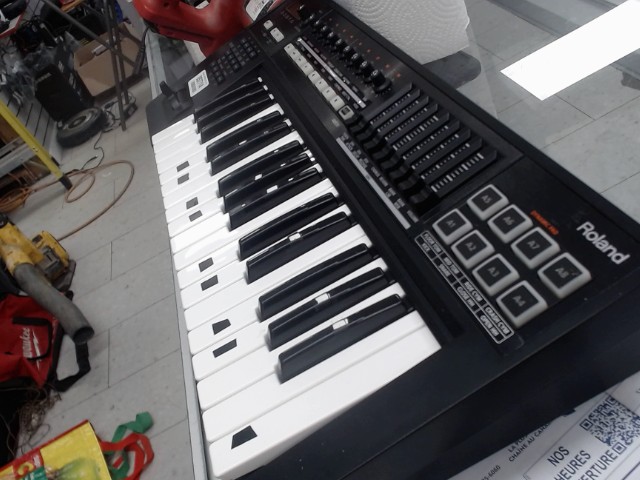Clavier de musique roland