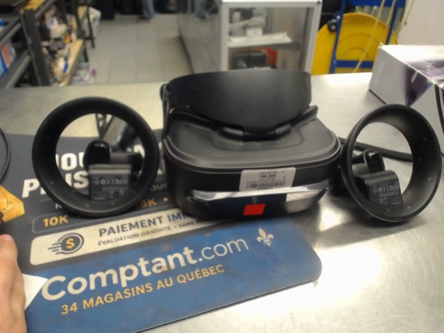 Mixed reality headset lenovo avec man