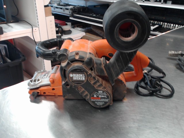 Ponceuse black and decker used