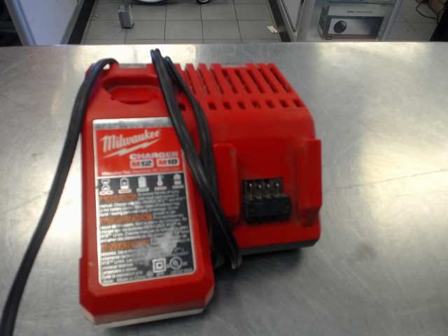 Chargeur battery milwaukee m12 et m18