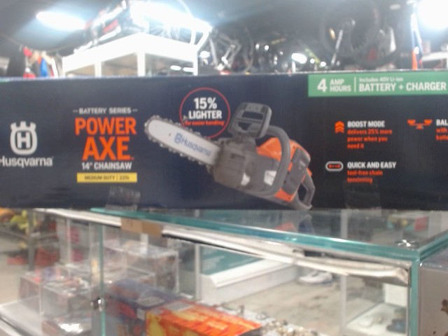 Chainsaw medium duty 225i