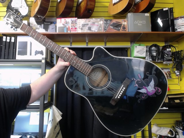 Guitare acoustique condition moyenne