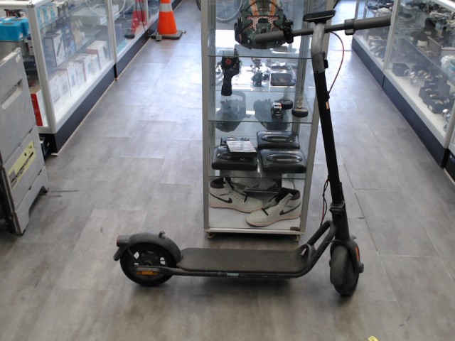 Trotinette electrique chargeur manquant