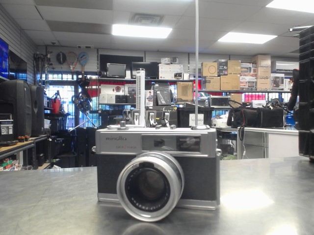 Camera minolta hi-matic 9