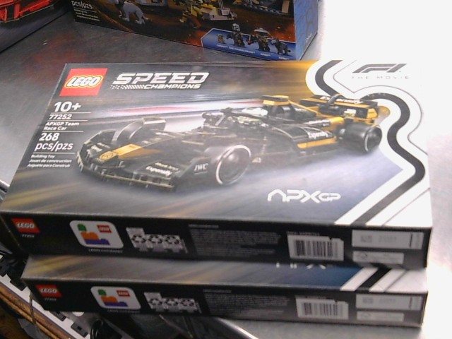 Lego speed champions apxgp race car