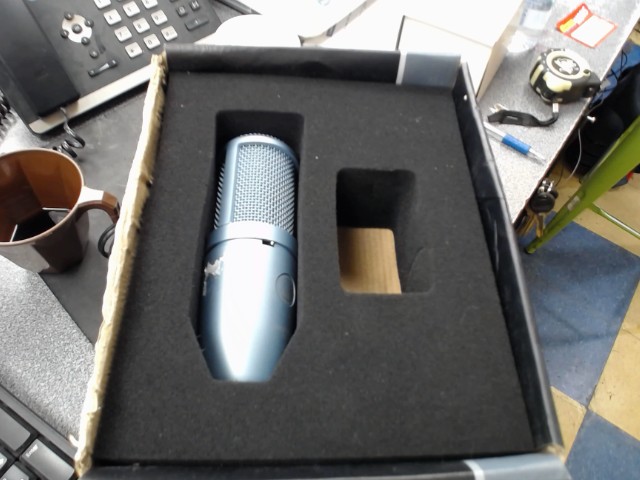0 micro bleu avec boite