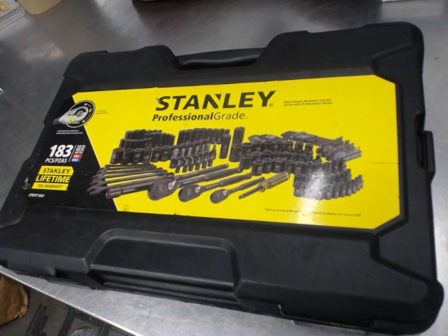 Coffre ratchert 183pcs stanley