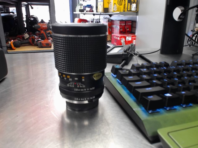Lens 2.8 a 22