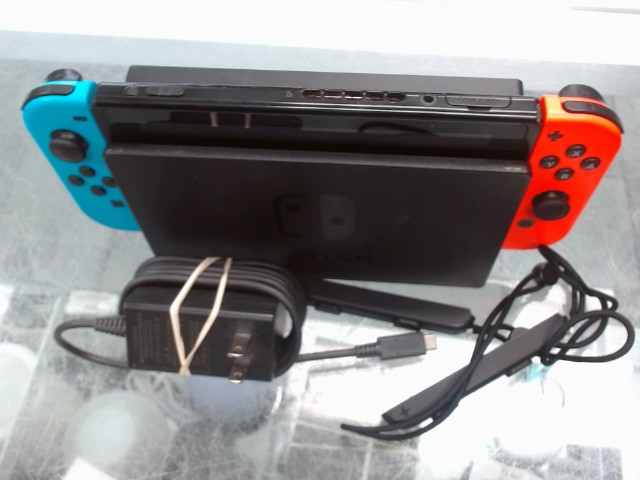 Console swich + dock + char