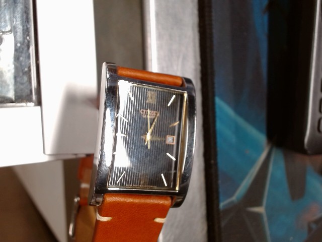Montre style tank citizen quartz