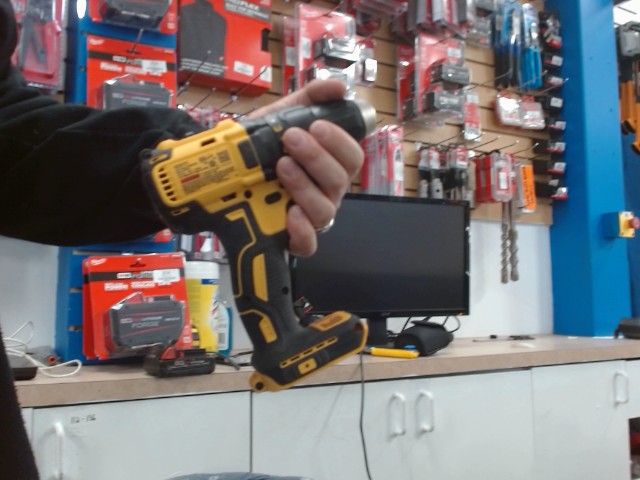 Drill driver dewalt