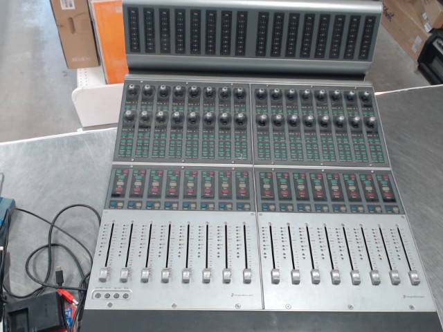Avid digidesign d-command es24 fader