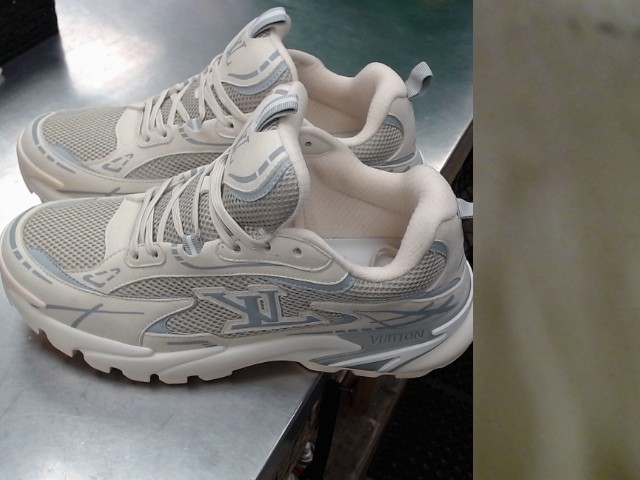 Givenchy spectre runner size 45 no box