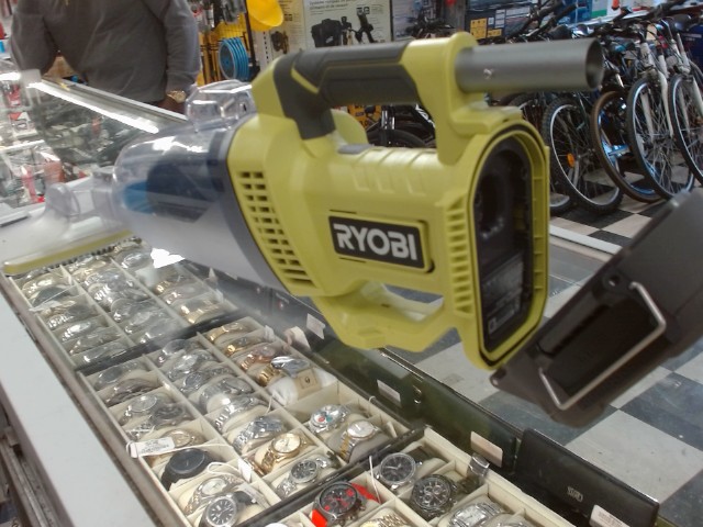18v wireless pool vacuum