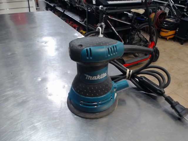 Sableuse filaiore makita