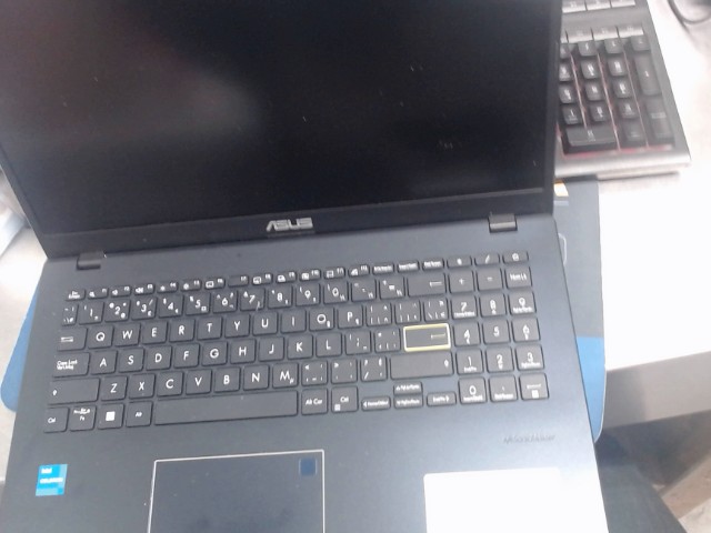 Black laptop asus