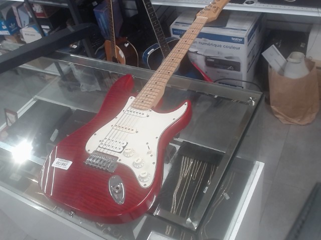 Guittare electrique 6 corde rouge