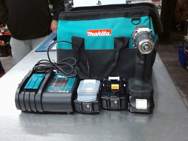 Drill avec chargeur et 3 batterie neuf