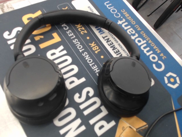 Wireless headphone noise canceling
