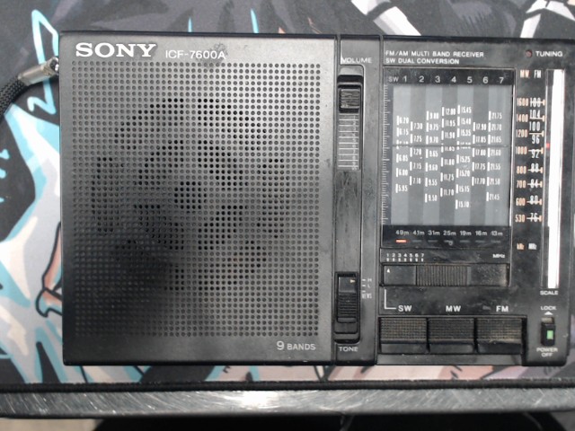 Radio a double bande a batterie annee 80